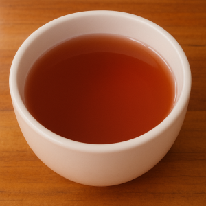 화타식 숭늉/참나무 숯/알카리성 음용수 1 a cup of liquid on a table
